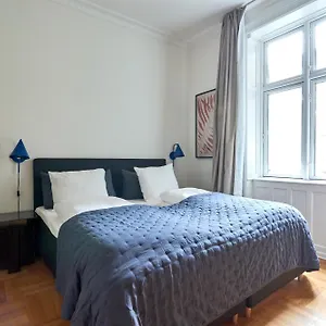  Apartment Spacious 3 Bedroom Manor Flat Next To Tivoli Denmark