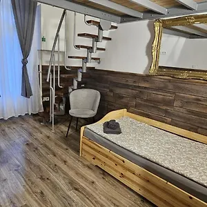 Apartment Quiet And 2 Bedrooms 2 Bathrooms In The Heart Of, Budapest